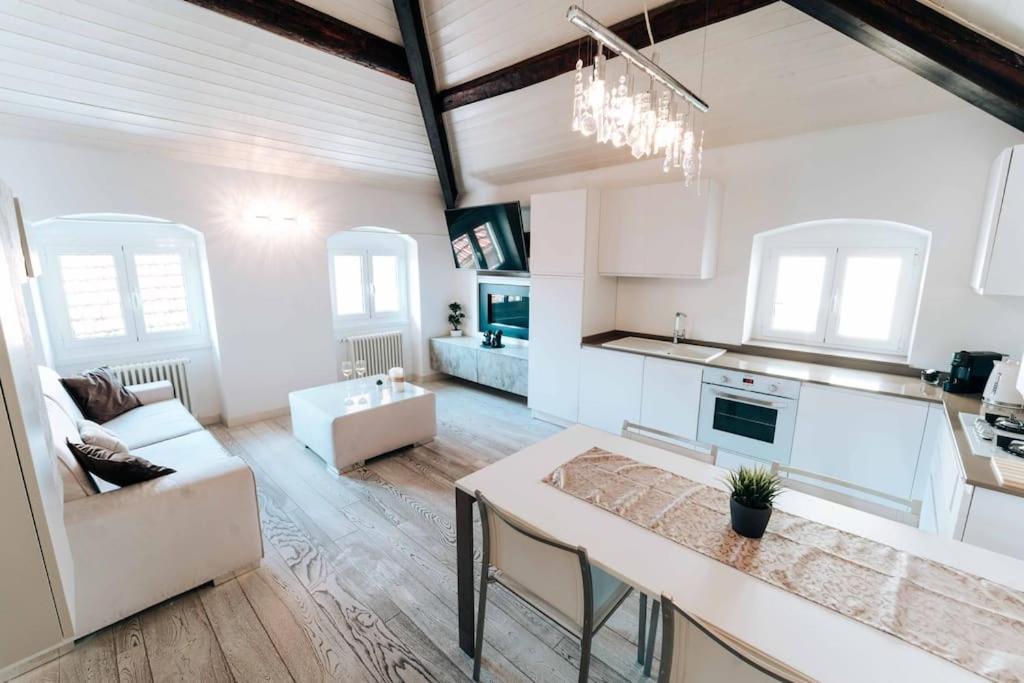 Apartament Loft Cavour - Teatro Ariston San Remo Zewnętrze zdjęcie